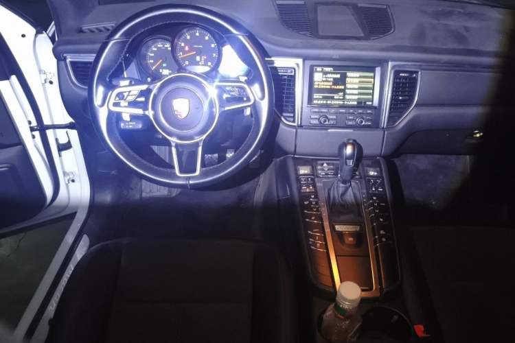 Used Porsche Macan 2014 Macan 2.0T Steering Wheel