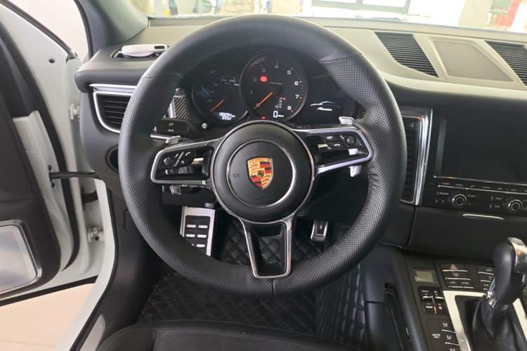 Used Porsche Macan 2014 Macan 2.0T Steering Wheel