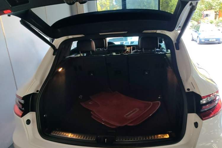 Used Porsche Macan 2014 Macan 2.0T Trunk