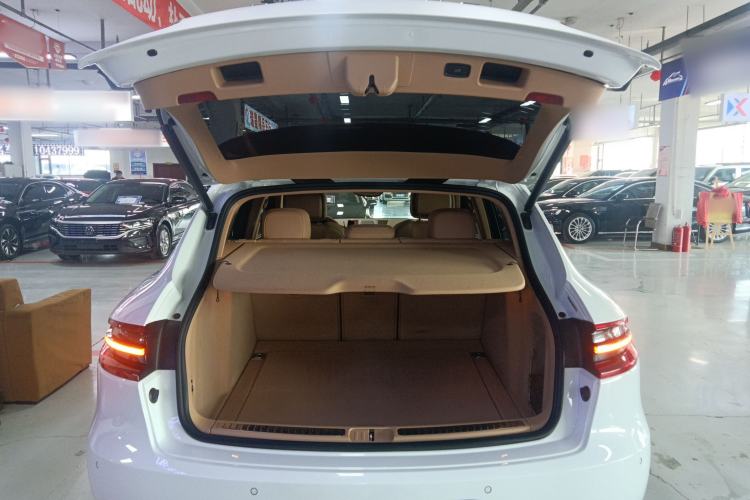 Used Porsche Macan 2014 Macan 2.0T Trunk