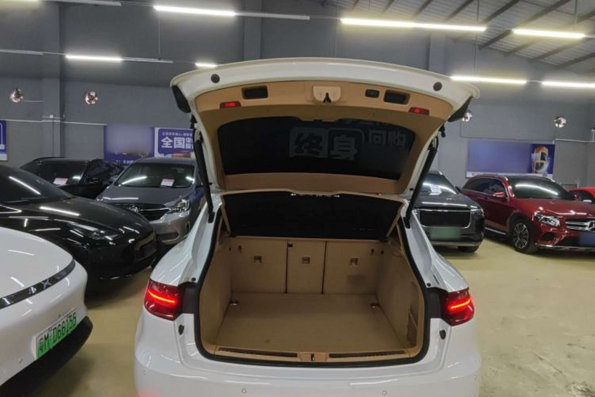Used Porsche Macan 2014 Macan 2.0T Trunk