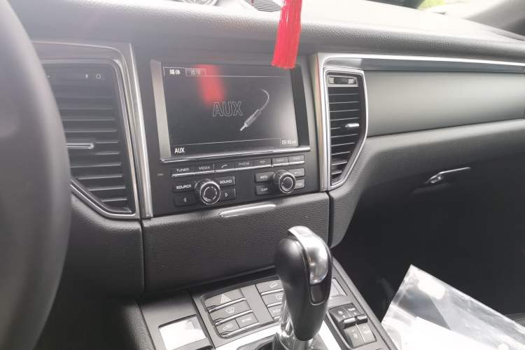 Used Porsche Macan 2014 Macan 2.0T Audio And AC Panel