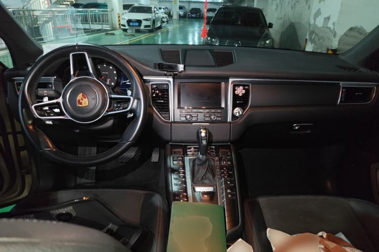 Used Porsche Macan 2014 Macan 2.0T Center Console