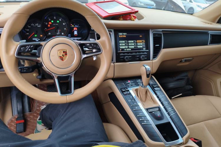 Used Porsche Macan 2014 Macan 2.0T Center Console