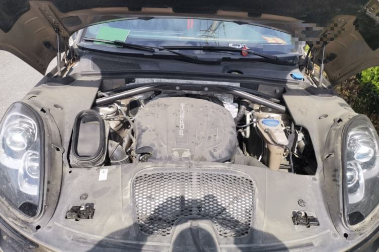 Used Porsche Macan 2014 Macan 2.0T Engine Bay