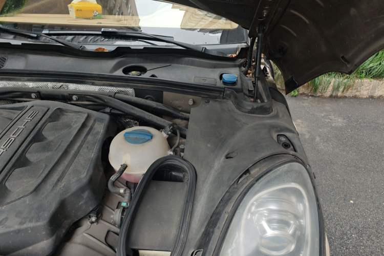Used Porsche Macan 2014 Macan S 3.0T Engine Bay Left