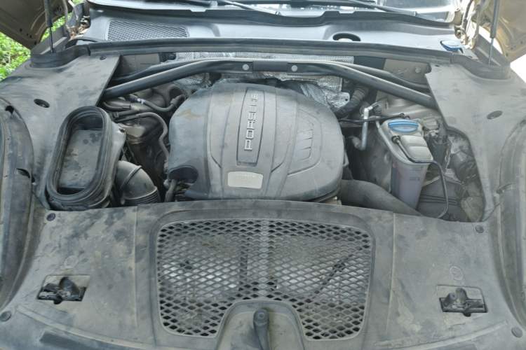 Used Porsche Macan 2014 Macan 2.0T Engine Bay