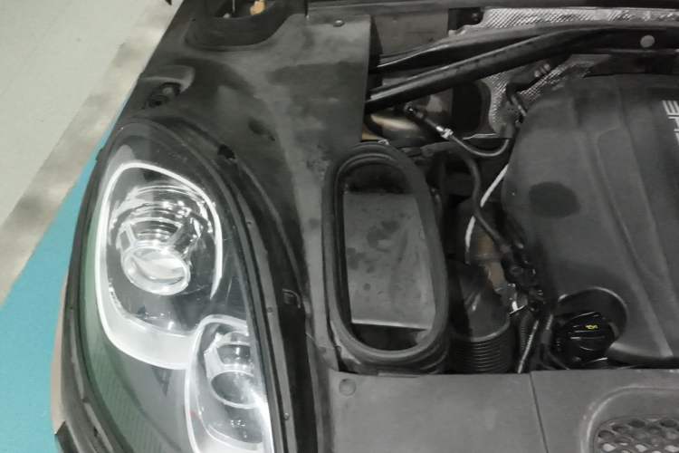 Used Porsche Macan 2014 Macan 2.0T Engine Bay Right