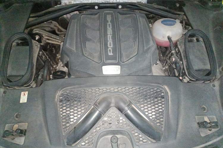 Used Porsche Macan 2014 Macan S 3.0T Engine Bay