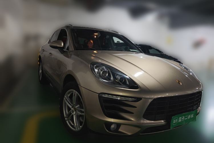 Used Porsche Macan 2014 Macan 2.0T Front Right 45 Deg