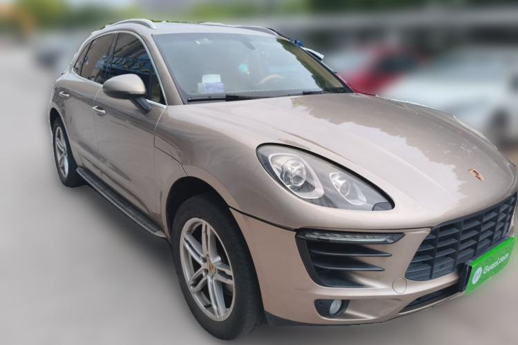 Used Porsche Macan 2014 Macan 2.0T Front Right 45 Deg