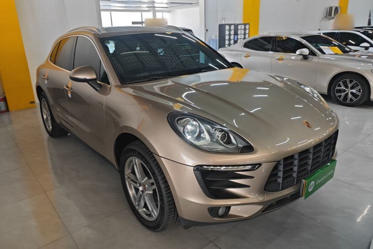 Used Porsche Macan 2014 Macan 2.0T Front Right 45 Deg