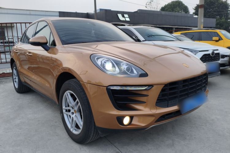 Used Porsche Macan 2014 Macan 2.0T Front Right 45 Deg