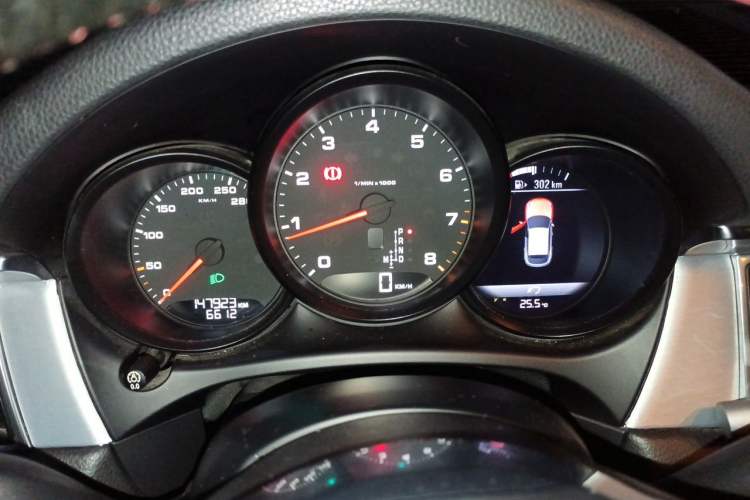 Used Porsche Macan 2014 Macan 2.0T Instrument Cluster