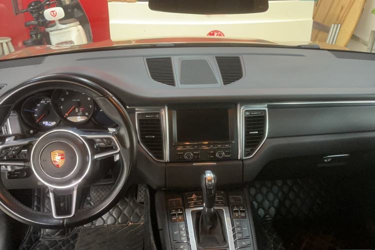 Used Porsche Macan 2014 Macan 2.0T Interior 3