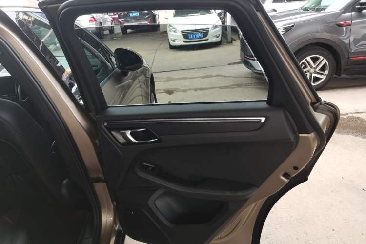 Used Porsche Macan 2014 Macan 2.0T Interior 6