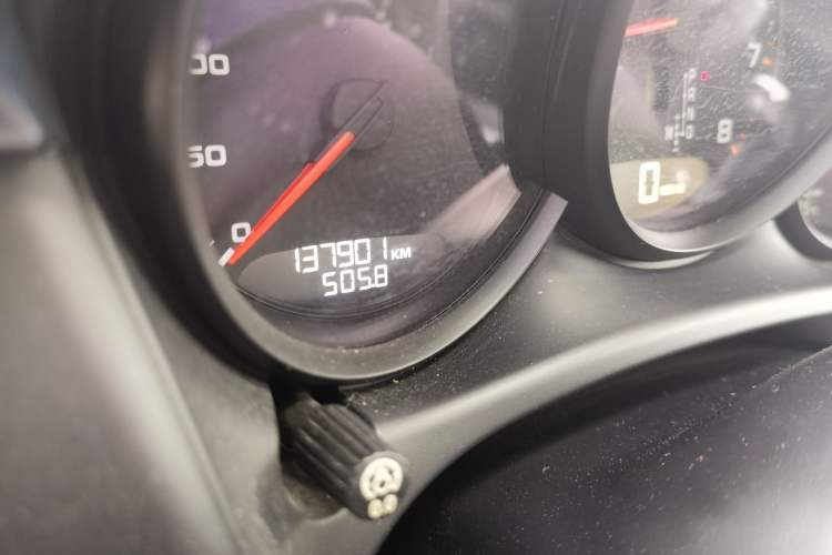 Used Porsche Macan 2014 Macan 2.0T Odometer Close Up