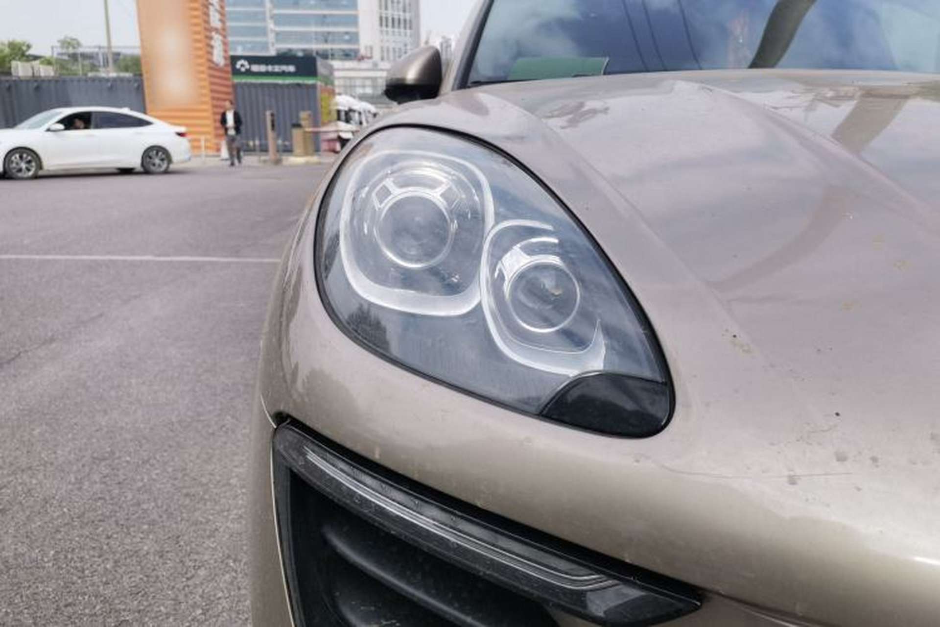 Used Porsche Macan 2014 Macan 2.0T Right Front Headlight