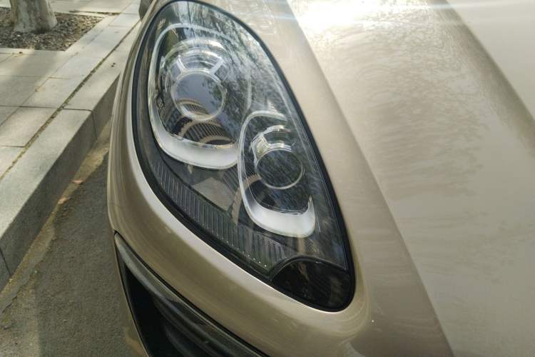 Used Porsche Macan 2014 Macan 2.0T Right Front Headlight
