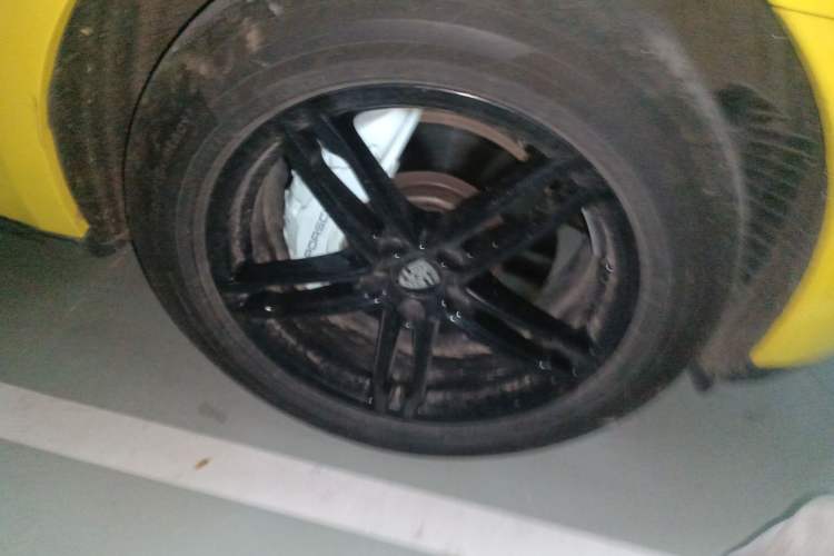 Used Porsche Macan 2014 Macan S 3.0T Right Front Wheel Hub