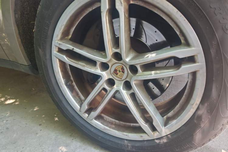 Used Porsche Macan 2014 Macan 2.0T Right Front Wheel Hub