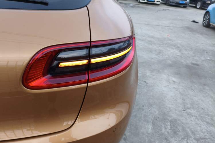 Used Porsche Macan 2014 Macan 2.0T Right Rear Taillight