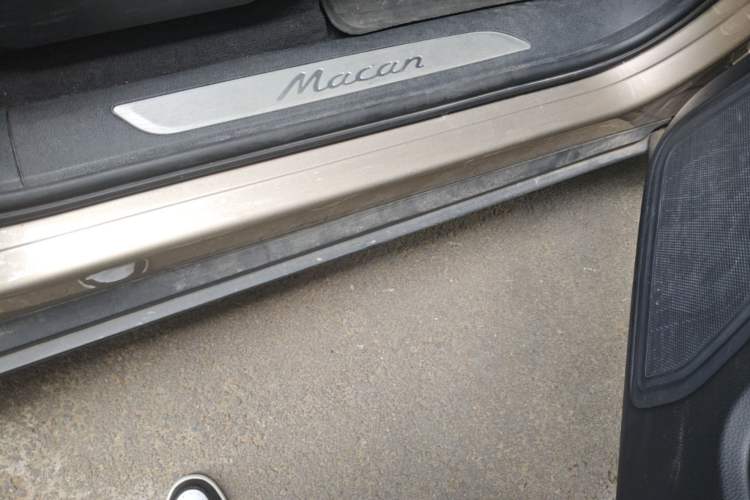 Used Porsche Macan 2014 Macan 2.0T Right Side Sill