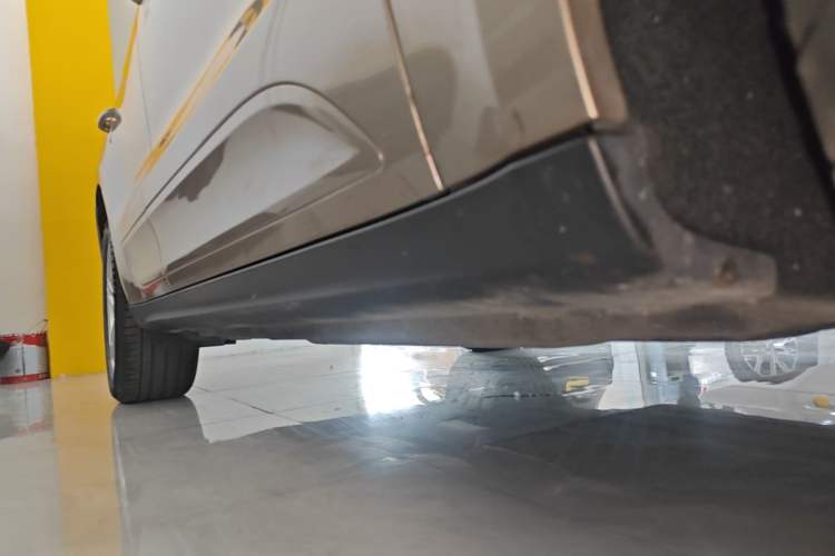 Used Porsche Macan 2014 Macan 2.0T Right Side Sill
