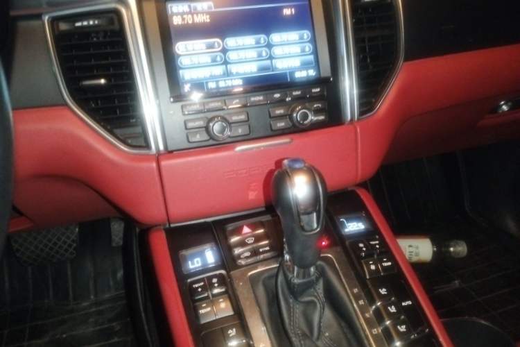 Used Porsche Macan 2016 Macan 2.0T Audio And AC Panel