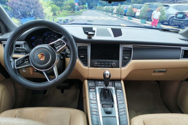 Used Porsche Macan 2016 Macan 2.0T Center Console