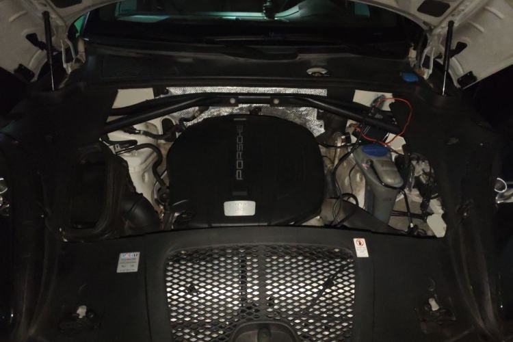 Used Porsche Macan 2016 Macan 2.0T Engine Bay