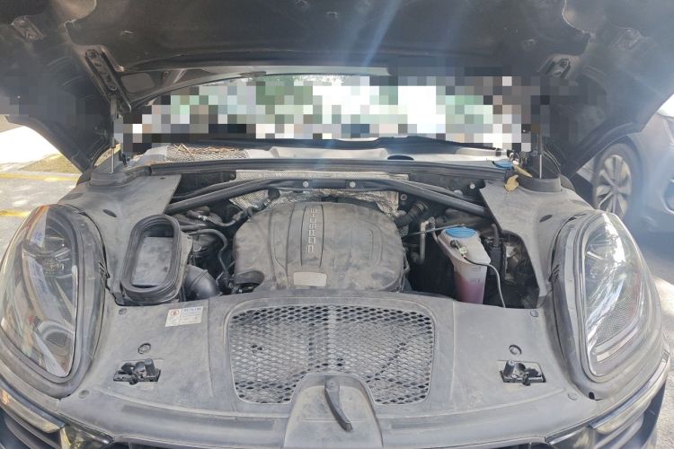 Used Porsche Macan 2016 Macan 2.0T Engine Bay