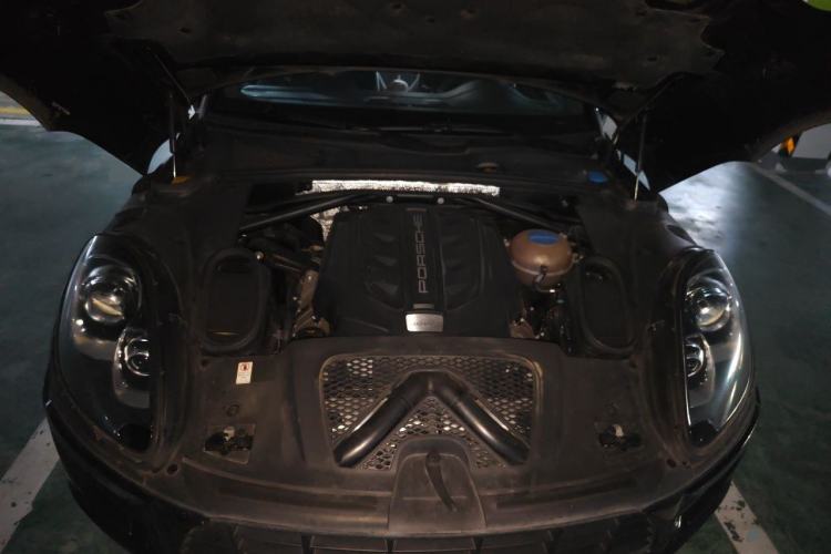 Used Porsche Macan 2016 Macan S 3.0T Engine Bay