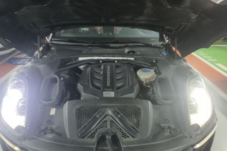 Used Porsche Macan 2016 Macan S 3.0T Engine Bay