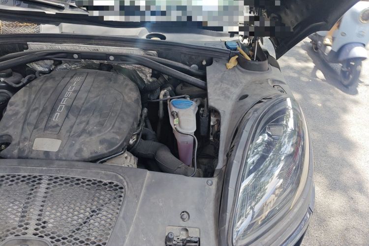 Used Porsche Macan 2016 Macan 2.0T Engine Bay Left