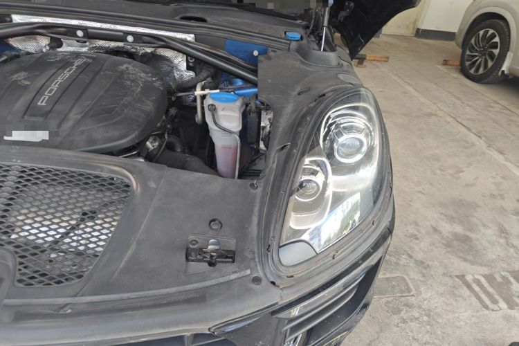 Used Porsche Macan 2016 Macan 2.0T Engine Bay Left