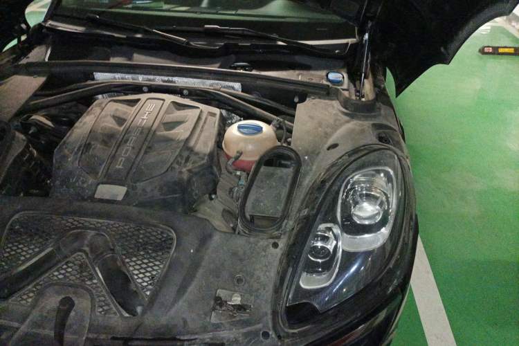 Used Porsche Macan 2016 Macan S 3.0T Engine Bay Left