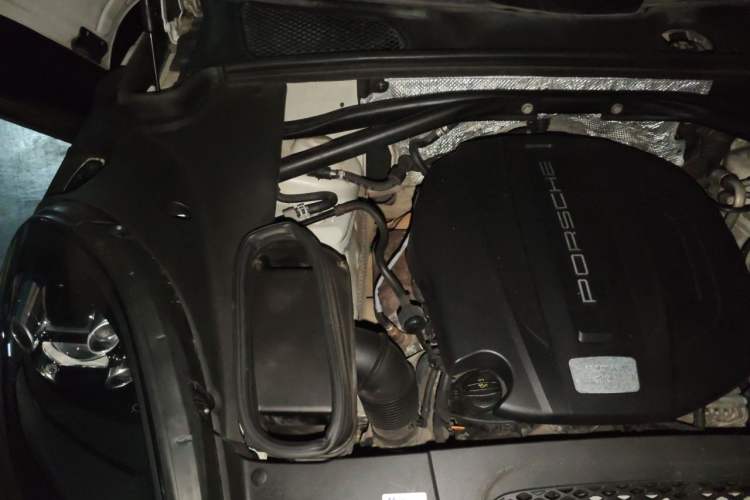 Used Porsche Macan 2016 Macan 2.0T Engine Bay Right