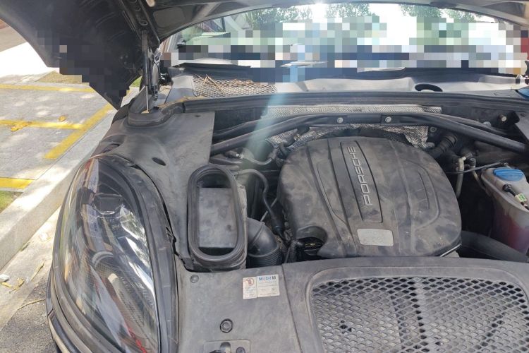 Used Porsche Macan 2016 Macan 2.0T Engine Bay Right
