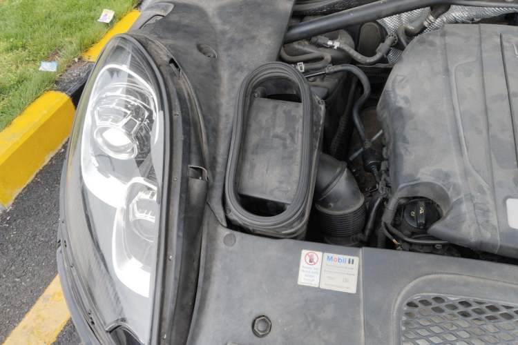 Used Porsche Macan 2016 Macan 2.0T Engine Bay Right