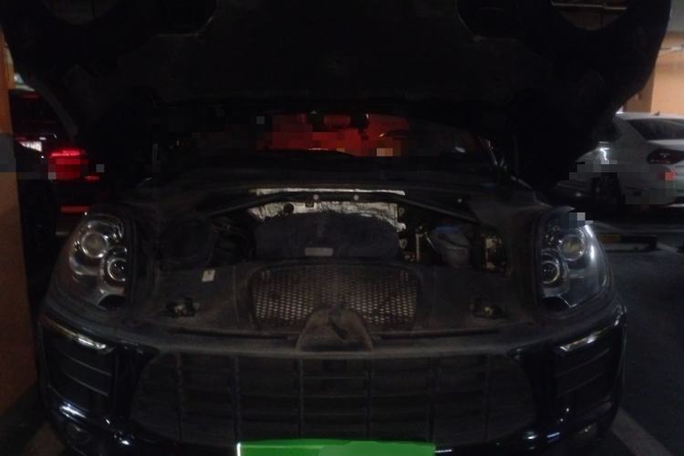 Used Porsche Macan 2016 Macan 2.0T Engine Bay