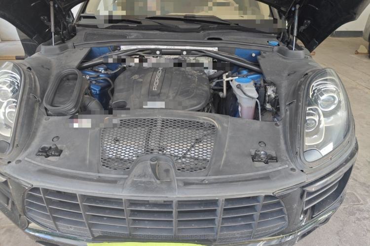Used Porsche Macan 2016 Macan 2.0T Engine Bay
