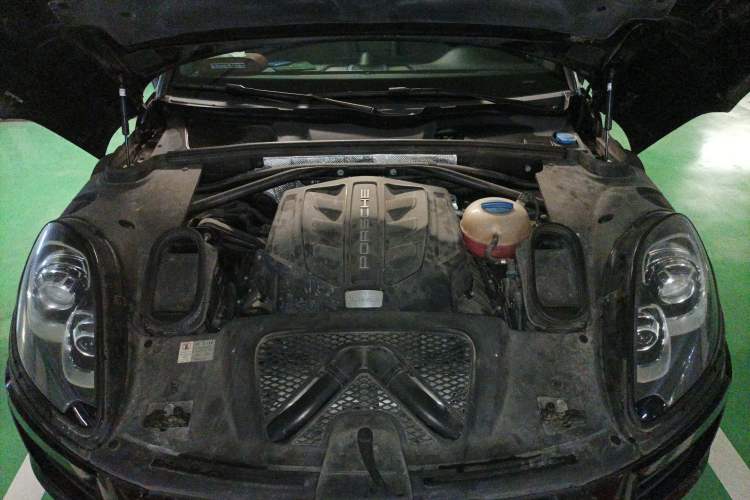 Used Porsche Macan 2016 Macan S 3.0T Engine Bay