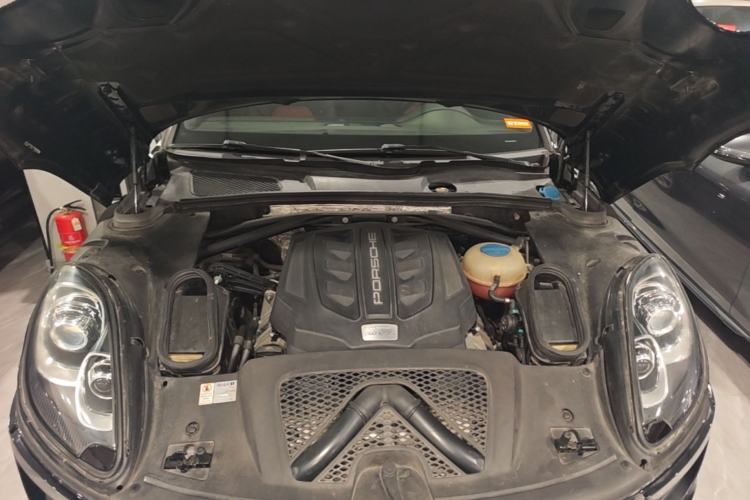 Used Porsche Macan 2016 Macan S 3.0T Engine Bay