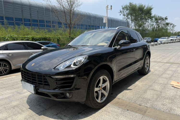 Used Porsche Macan 2016 Macan 2.0T Exterior 4