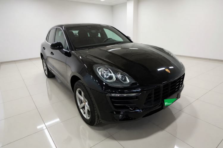 Used Porsche Macan 2016 Macan S 3.0T Front Right 45 Deg