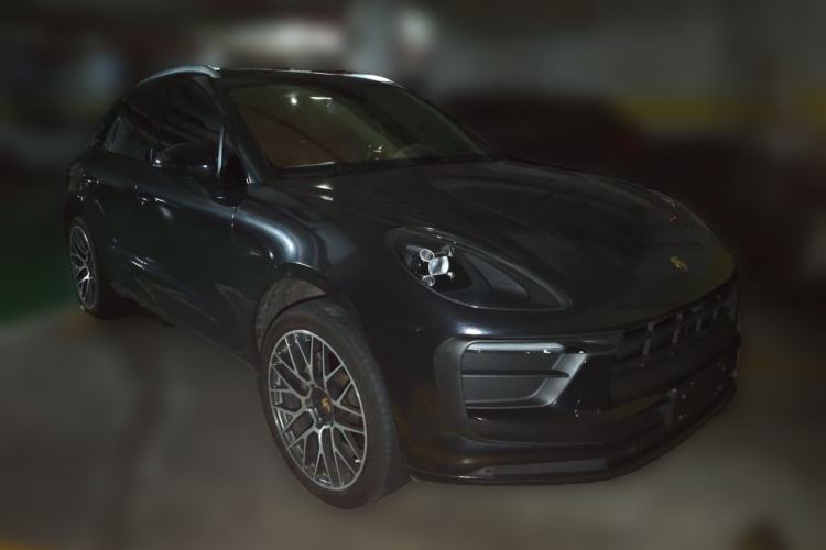 Used Porsche Macan 2016 Macan 2.0T Front Right 45 Deg
