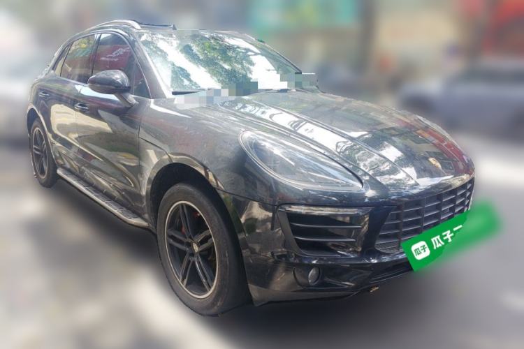 Used Porsche Macan 2016 Macan 2.0T Front Right 45 Deg