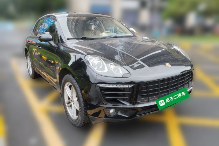 Used Porsche Macan 2016 Macan 2.0T Front Right 45 Deg