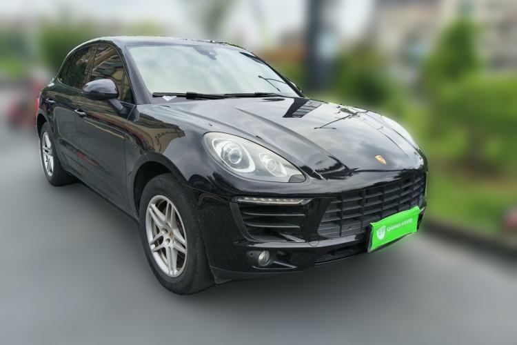 Used Porsche Macan 2016 Macan 2.0T Front Right 45 Deg